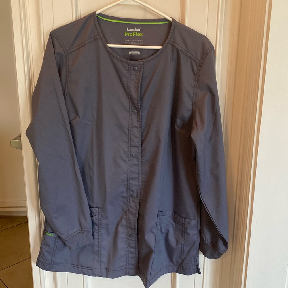 Women’s Landau long sleeve scrub jacket, size large. Graphite color.